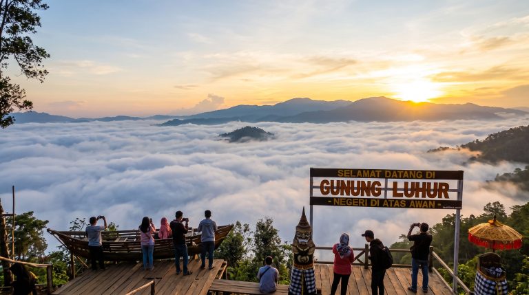 gunung_luhur